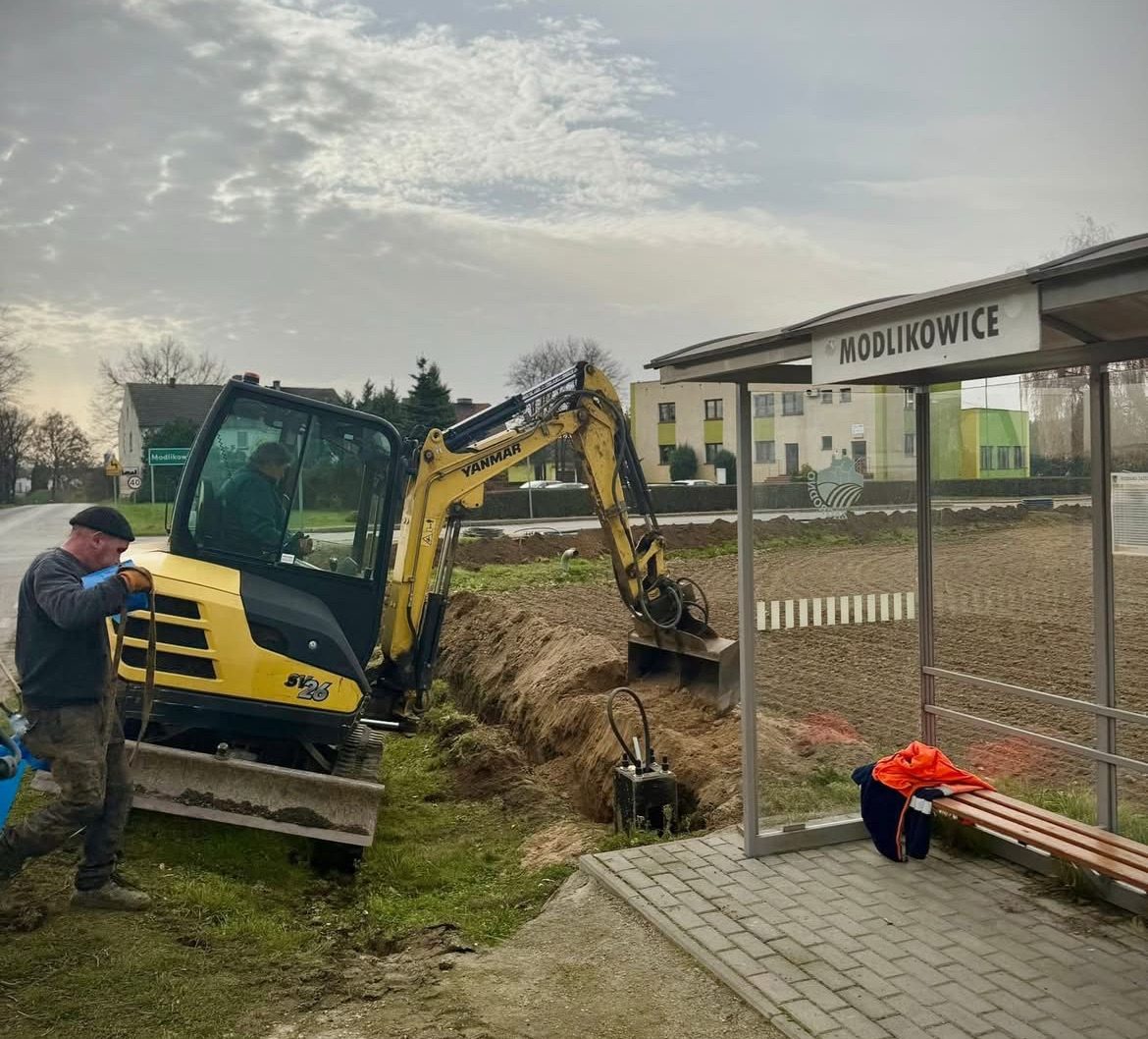 Modlikowice rozświetlą się jeszcze bardziej – ruszyła rozbudowa oświetlenia ulicznego
