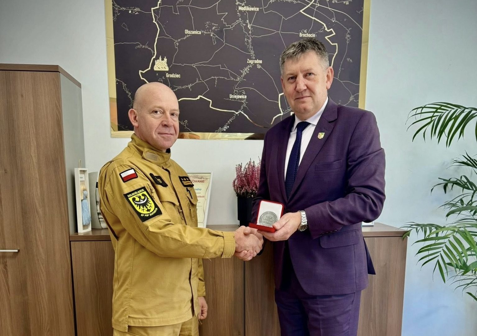 Wójt Gminy Zagrodno otrzymał Medal uznania od Straży Pożarnej