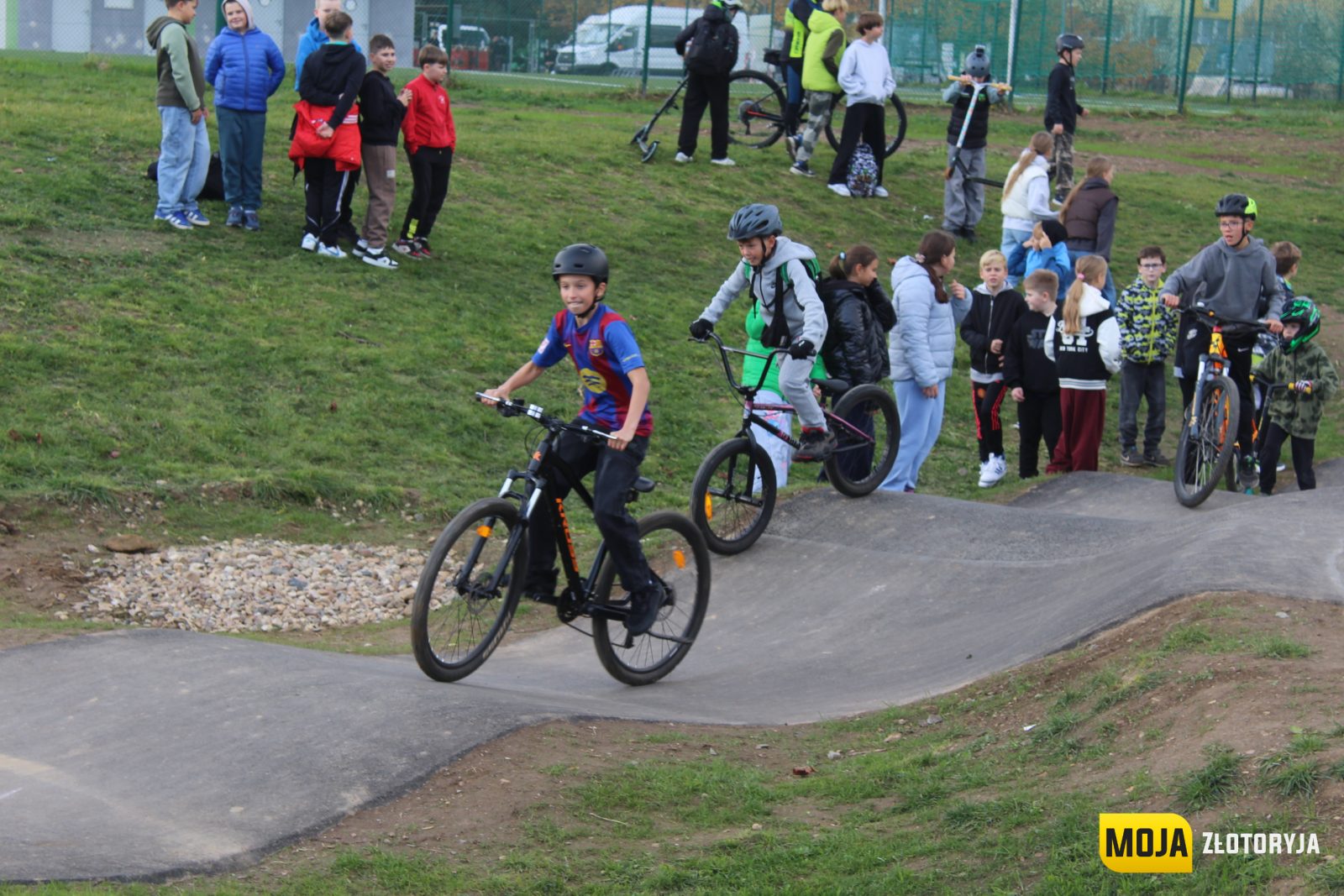 Inwestycja za ponad milion złotych oddana do użytku. Nowy pumptrack czeka na mieszkańców — zdjęcie 37