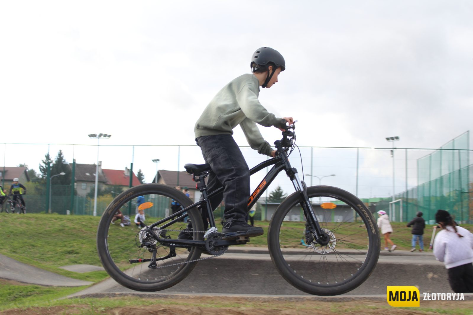 Inwestycja za ponad milion złotych oddana do użytku. Nowy pumptrack czeka na mieszkańców — zdjęcie 42
