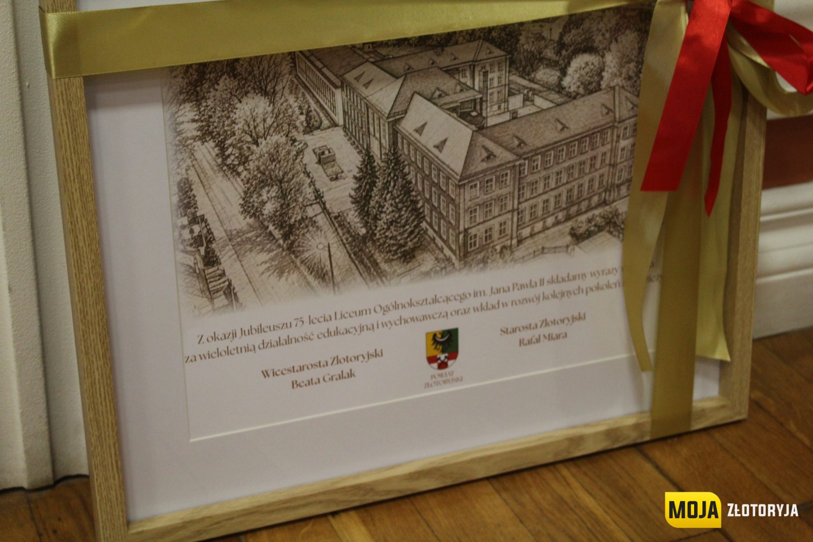 Jubileusz pełen wspomnień i wzruszeń. 75-lecie Liceum Ogólnokształcącego im. Jana Pawła II w Złotoryi — zdjęcie 2