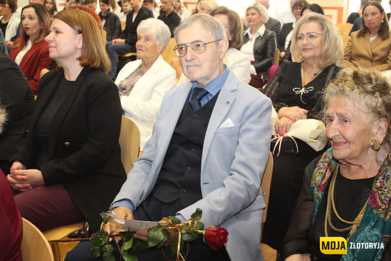 Jubileusz pełen wspomnień i wzruszeń. 75-lecie Liceum Ogólnokształcącego im. Jana Pawła II w Złotoryi — zdjęcie 57