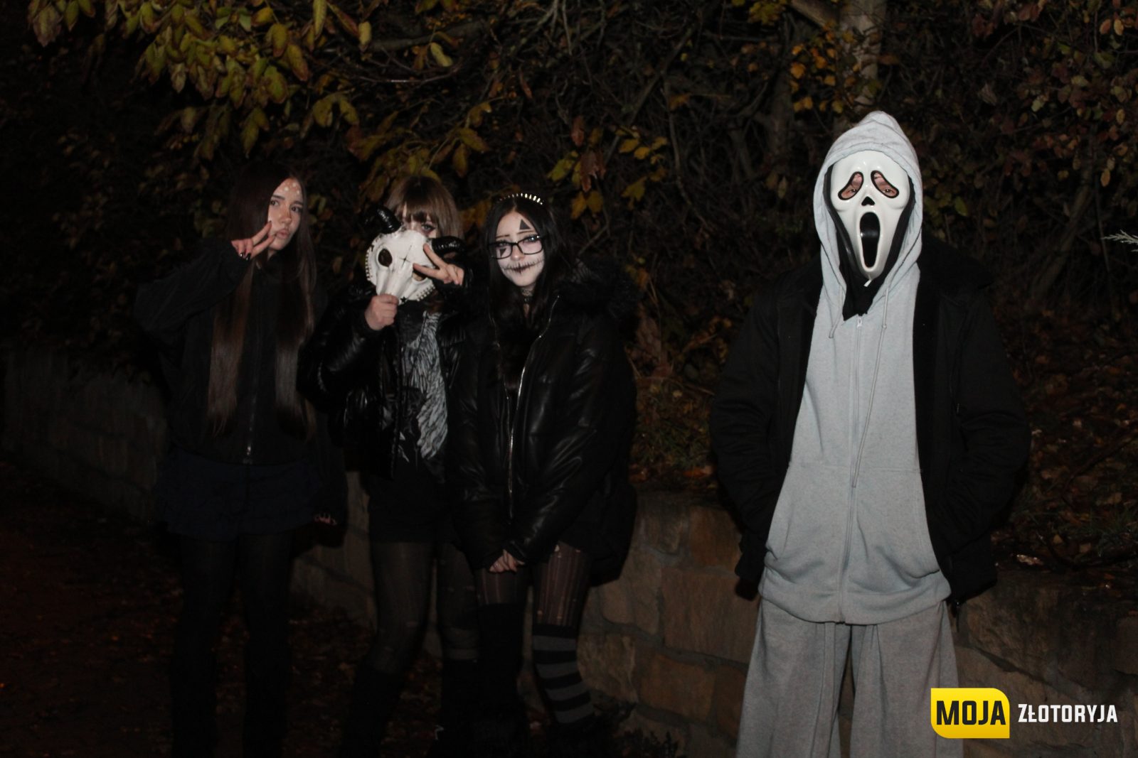 Halloween w Złotoryi. Ulice wypełniły się przebierańcami i hasłem „Cukierek albo psikus!" — zdjęcie 22