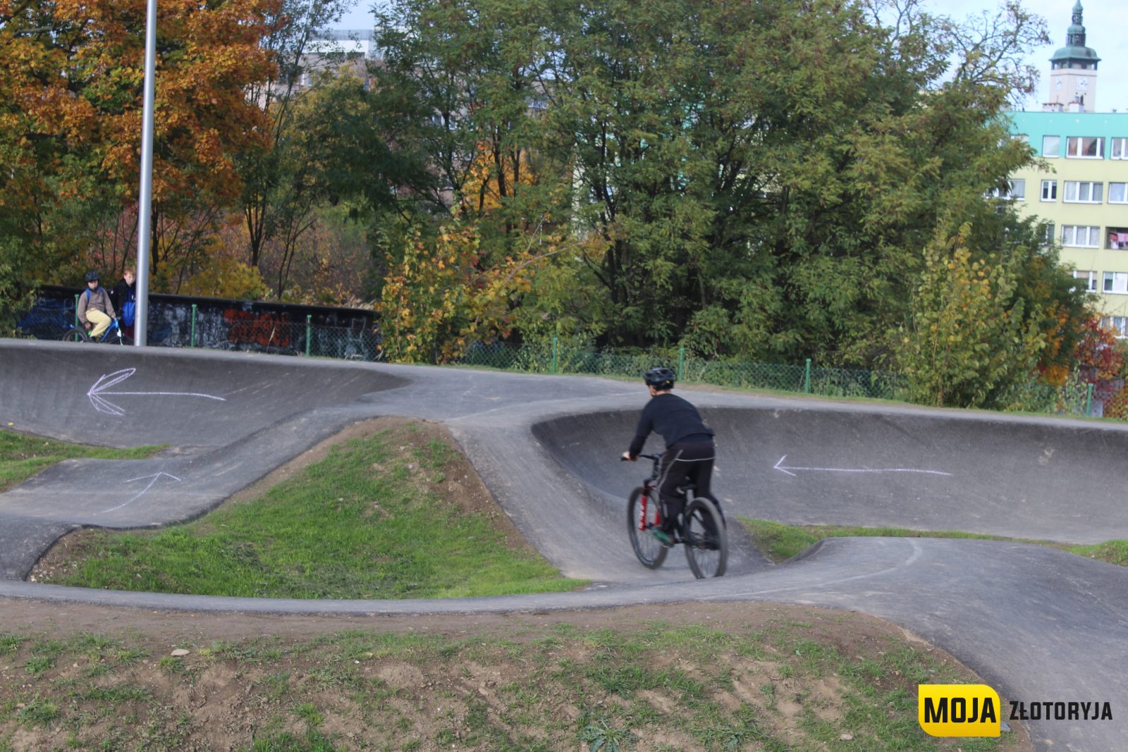 Inwestycja za ponad milion złotych oddana do użytku. Nowy pumptrack czeka na mieszkańców — zdjęcie 26