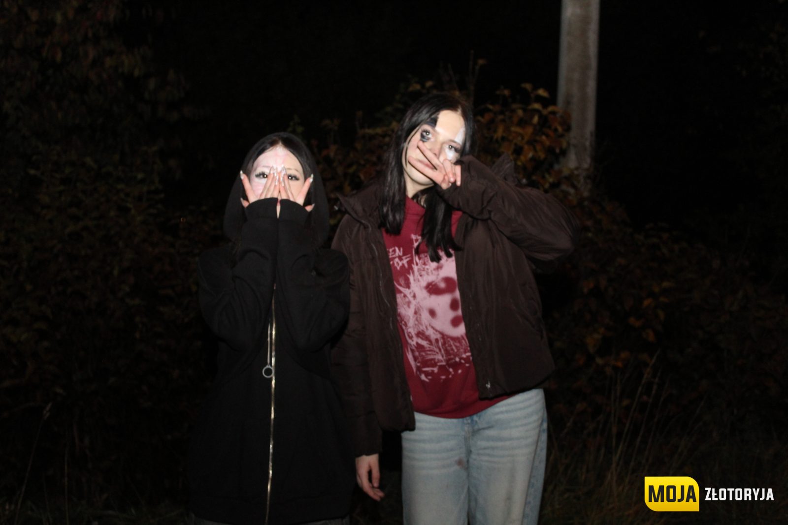 Halloween w Złotoryi. Ulice wypełniły się przebierańcami i hasłem „Cukierek albo psikus!" — zdjęcie 23