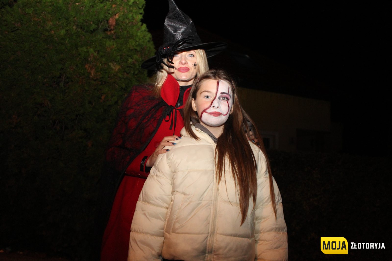 Halloween w Złotoryi. Ulice wypełniły się przebierańcami i hasłem „Cukierek albo psikus!" — zdjęcie 9