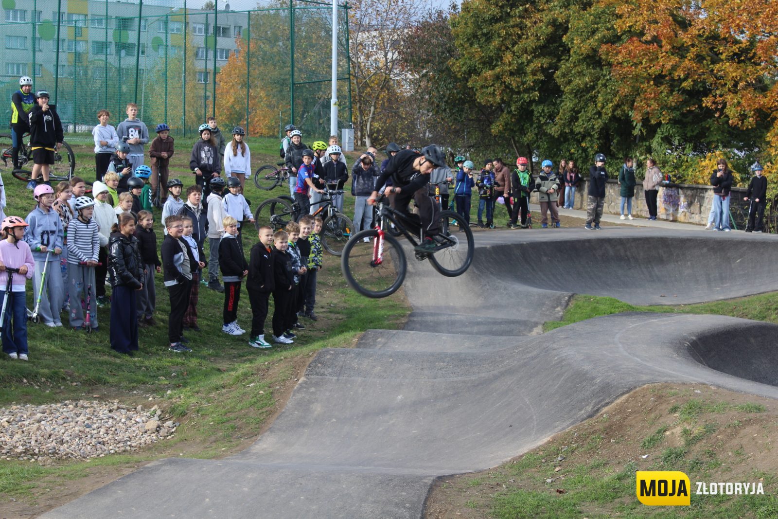 Inwestycja za ponad milion złotych oddana do użytku. Nowy pumptrack czeka na mieszkańców — zdjęcie 25