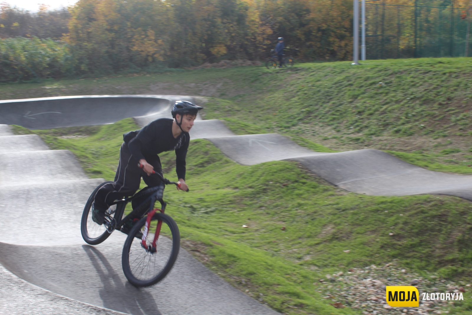 Inwestycja za ponad milion złotych oddana do użytku. Nowy pumptrack czeka na mieszkańców — zdjęcie 22