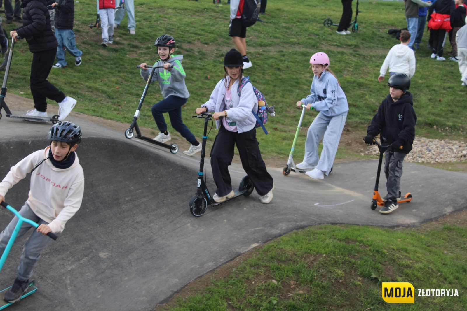 Inwestycja za ponad milion złotych oddana do użytku. Nowy pumptrack czeka na mieszkańców — zdjęcie 34