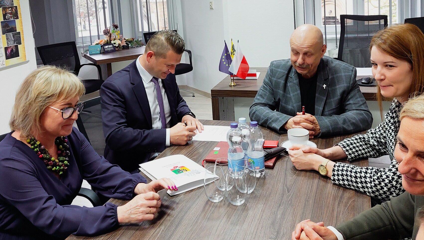 „Złote Wulkany” wsparcia – Złotoryja wzmacnia system opieki nad rodzinami