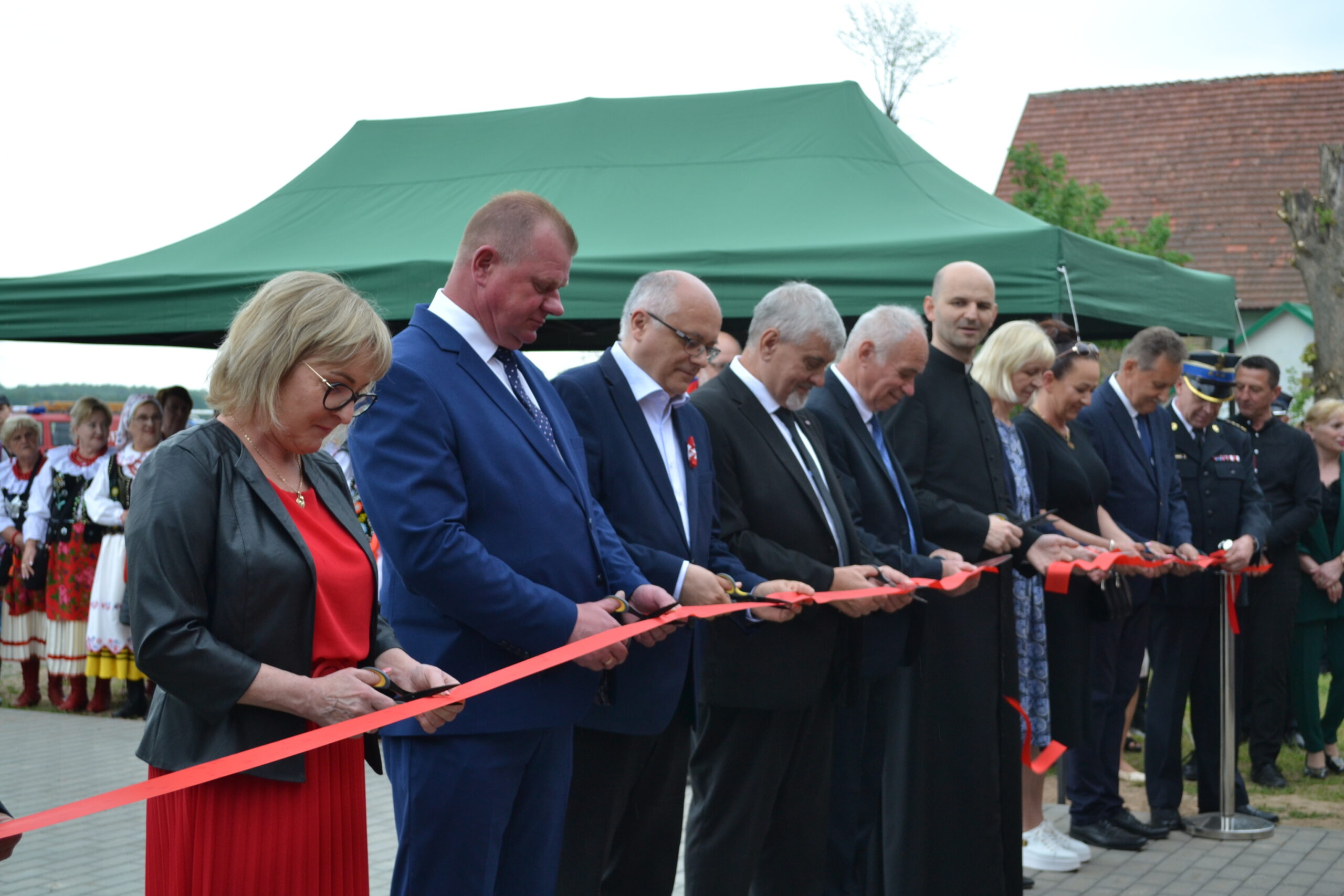 Nowa Wieś Grodziska z nowym sercem – Wójt Sybis znów trafia do siatki! [ZDJĘCIA]