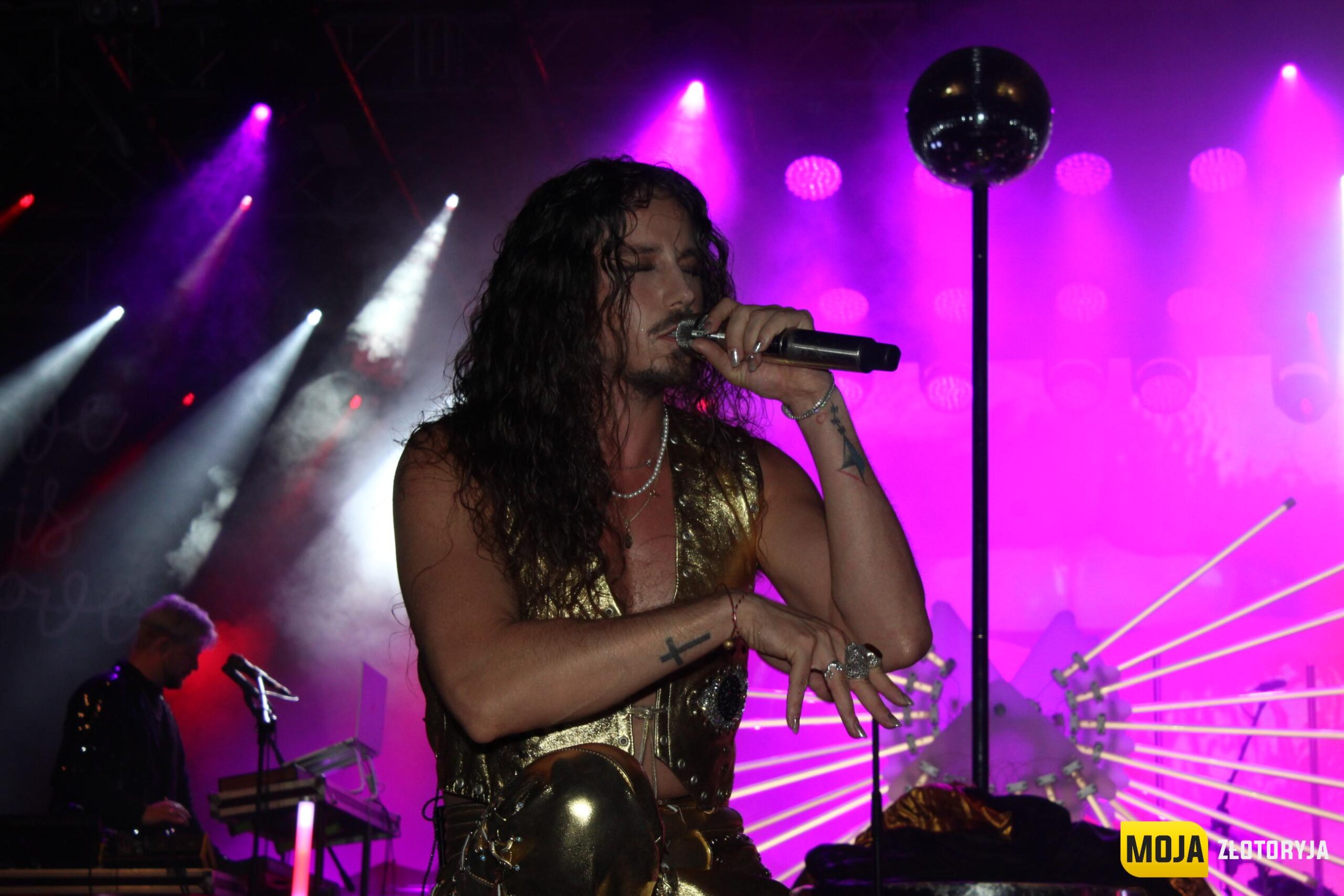 Michał Szpak i Zółta Febra oczarowali publiczność – koncerty nad zalewem były pełne emocji!