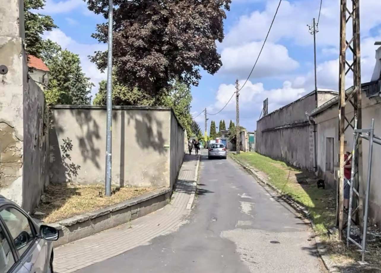Zmiany w ruchu na ul. Cmentarnej: dojazd do MOPS-u i cmentarza przez ul. Chojnowską