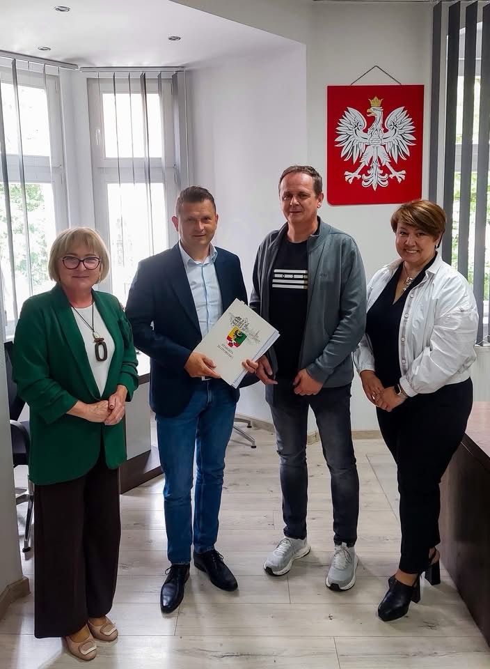 Nowa inwestycja społeczna w Powiecie Złotoryjskim! Podpisano umowę na realizację mieszkania treningowego w Świerzawie