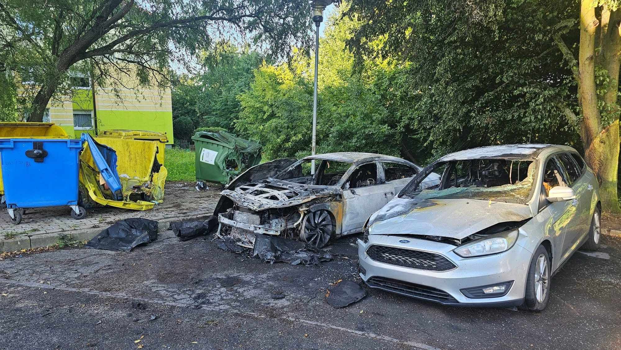 Pożar samochodów na osiedlu Nad Zalewem