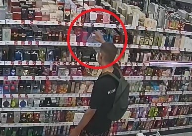 17-latek zatrzymany za kradzież perfum. Był także poszukiwany przez jeleniogórską policję