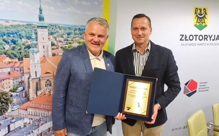 Burmistrz Złotoryi doceniony za wkład w rozwój siatkówki