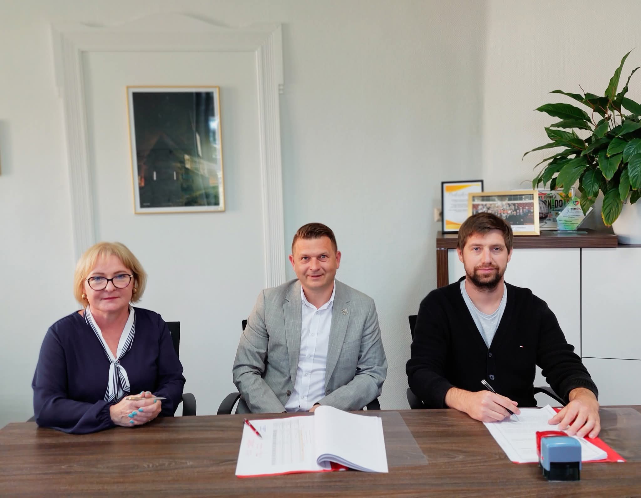 Powiat Złotoryjski odbudowuje drogi po powodzi – podpisano umowy na kluczowe inwestycje