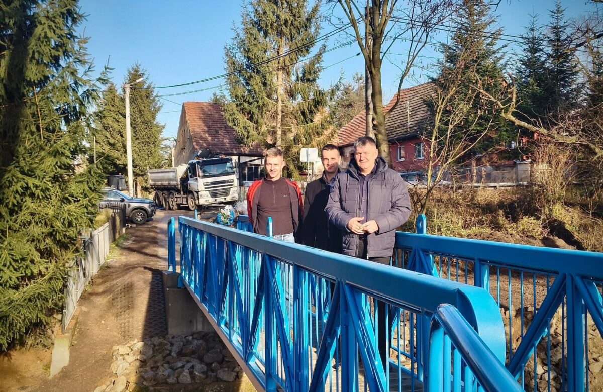 Modernizacja kładki pieszej w Zagrodnie dobiegła końca