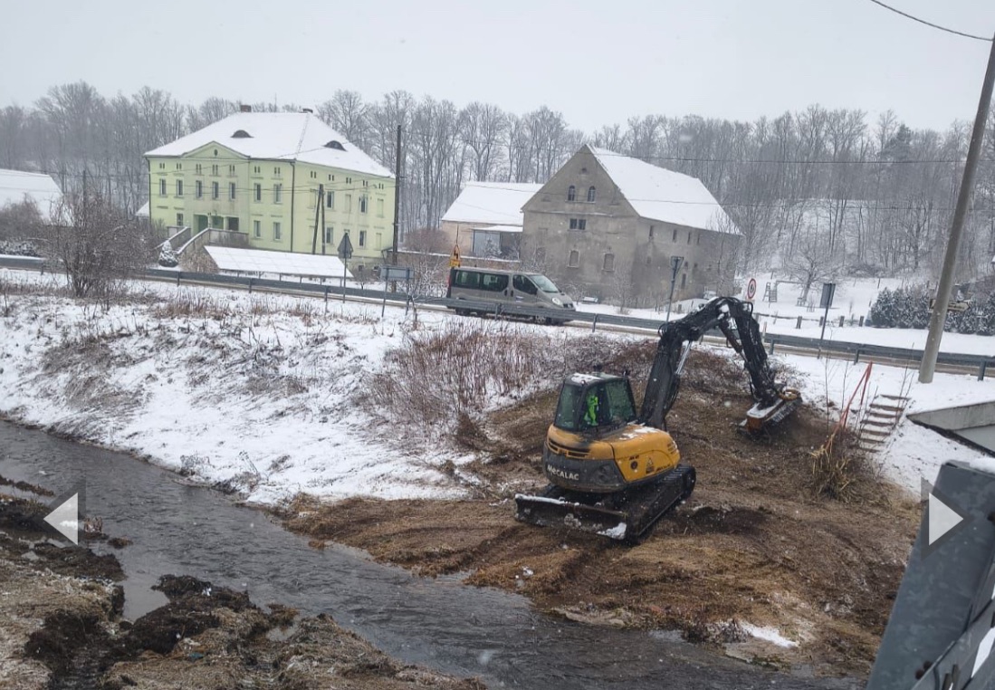 Trwają przygotowania na wiosenne roztopy. Prace melioracyjne w Zagrodnie już ruszyły