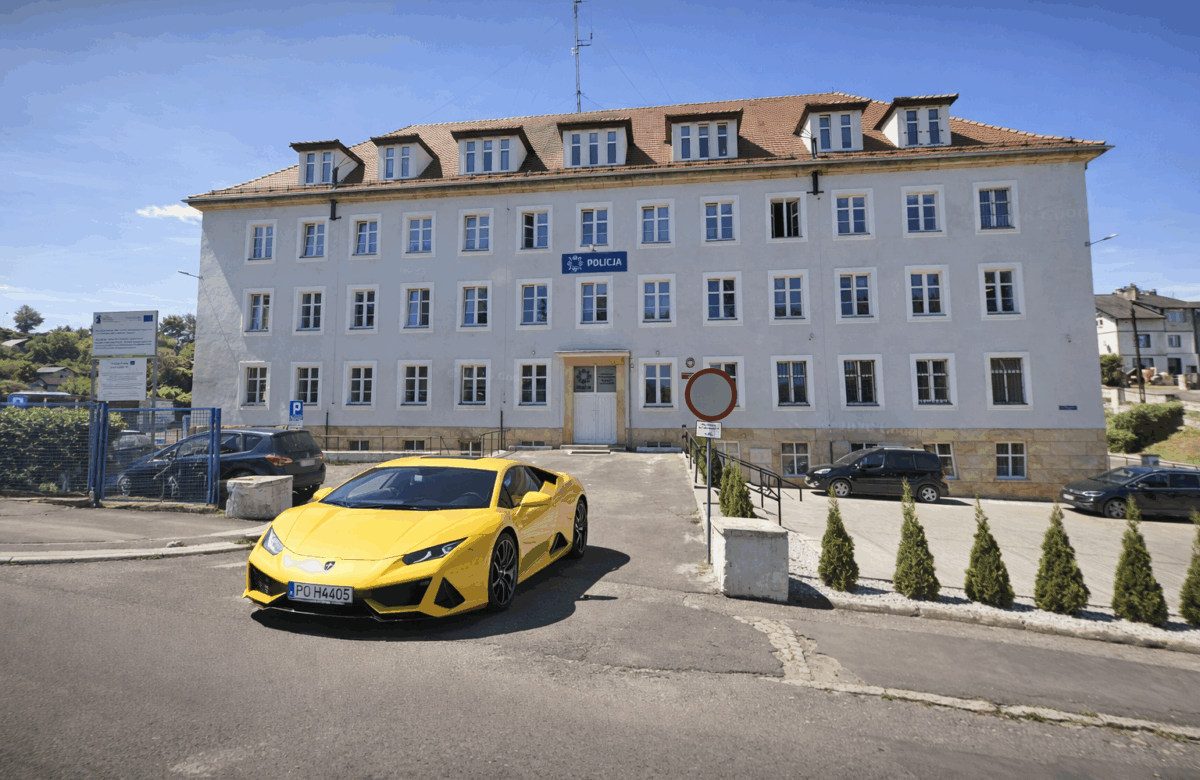 Nowa zdobycz złotoryjskiej policji! Odebrano Lamborghini Huracan pijanemu kierowcy. Od teraz będzie to radiowóz policyjny