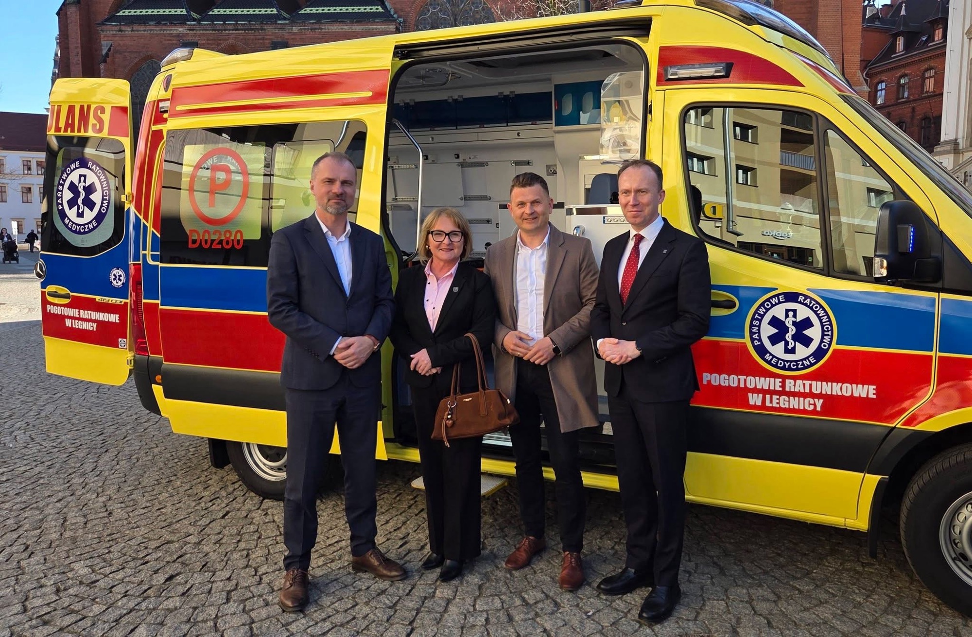 Nowy ambulans dla ratownictwa medycznego w Powiecie Złotoryjskim