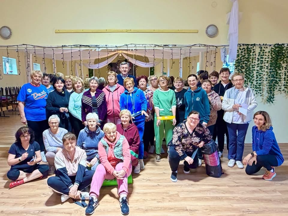 Seniorzy z Zagrodna coraz aktywniejsi – zajęcia przyciągają tłumy
