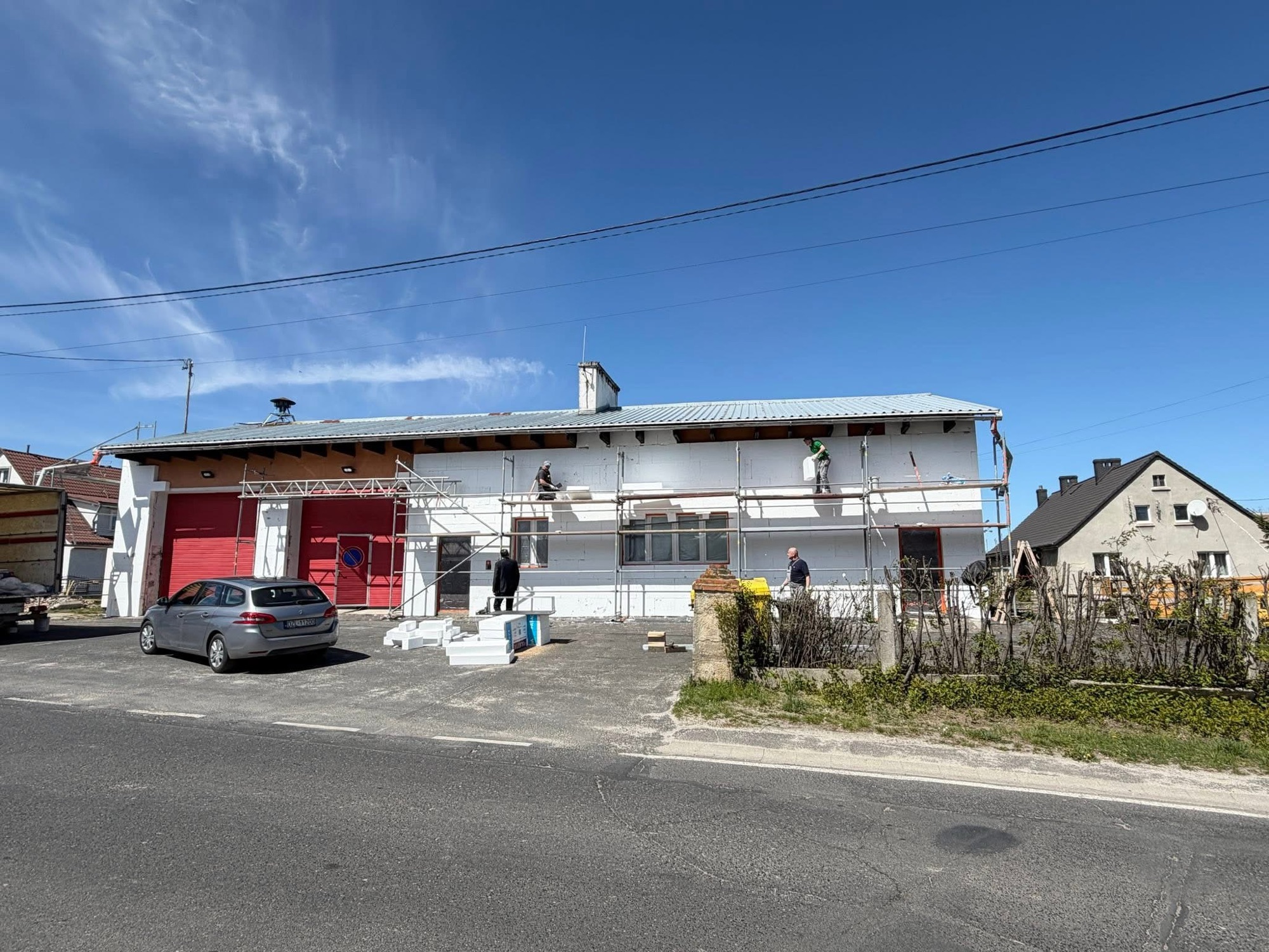 Trwa remont strażnicy OSP w Olszanicy – lepsze warunki dla lokalnej społeczności