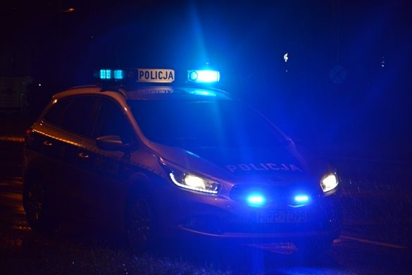 Nocna akcja służb. 15-latka wyskoczyła z domu przez okno