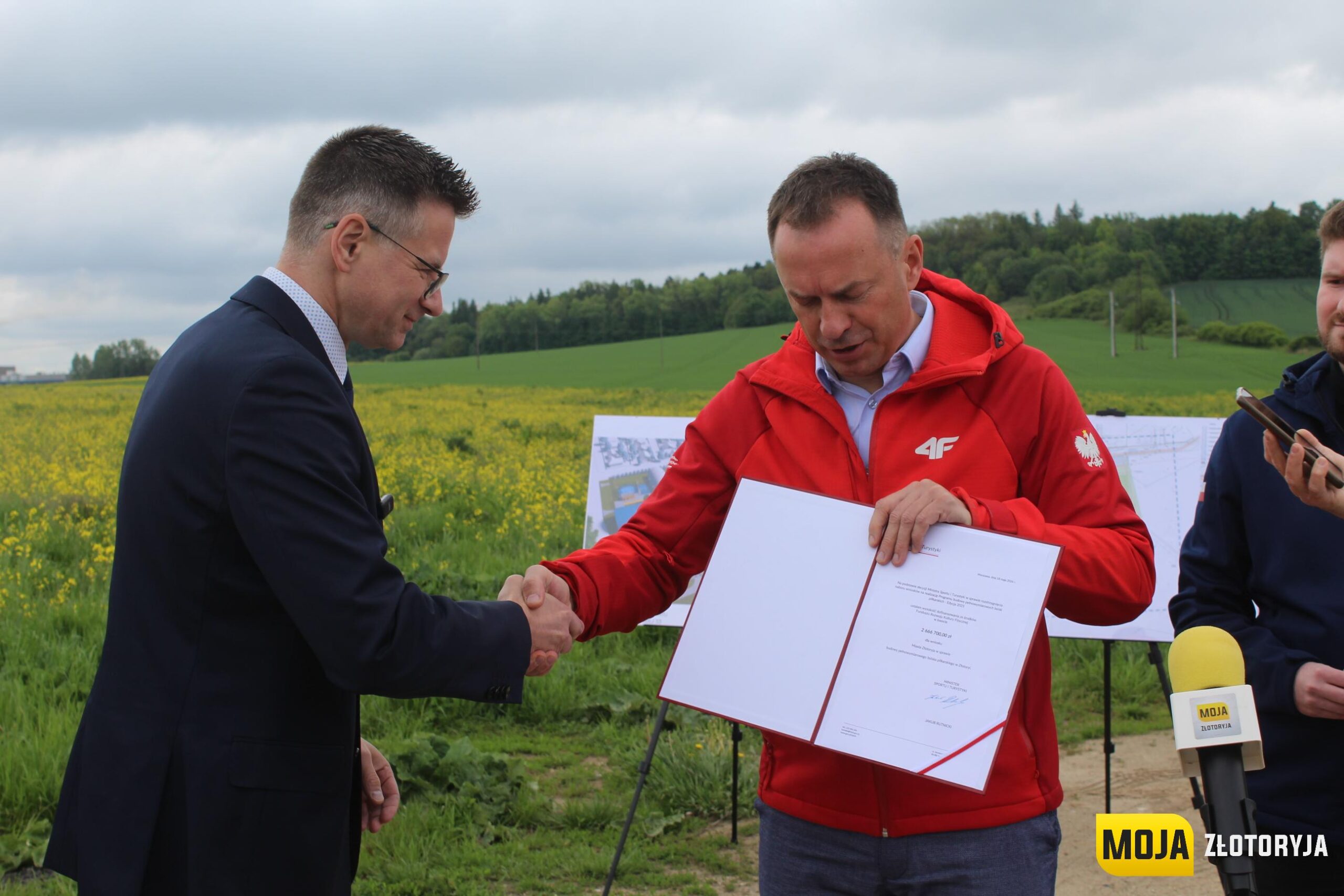 „Orzeł wylądował w Złotoryi”. Ponad 2,6 miliona złotych z Ministerstwa Sportu na nowe pełnowymiarowe boisko