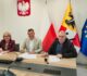 Starosta Rafał&nbsp;Miara podpisał umowę na remont drogi powiatowej. Wartość inwestycji to 1,5 mln zł.