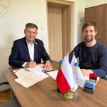 Podpisano umowę na inwestycję drogową w Radziechowie