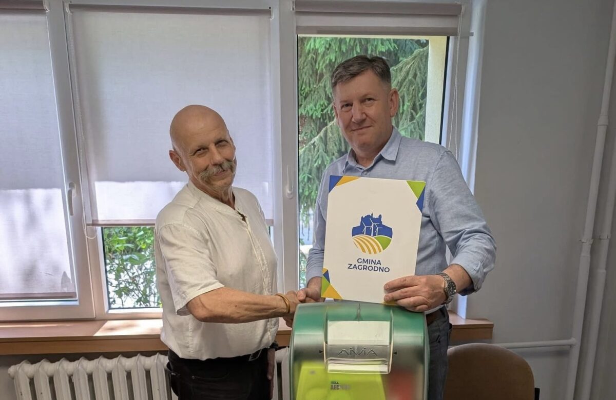 Wójt Piotr Janczyszyn przekazał defibrylator AED dla Szpitala Psychiatrycznego w Złotoryi