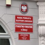 Ewakuacja Starostwa Powiatowego w Złotoryi. Otrzymano zgłoszenie o ładunku wybuchowym