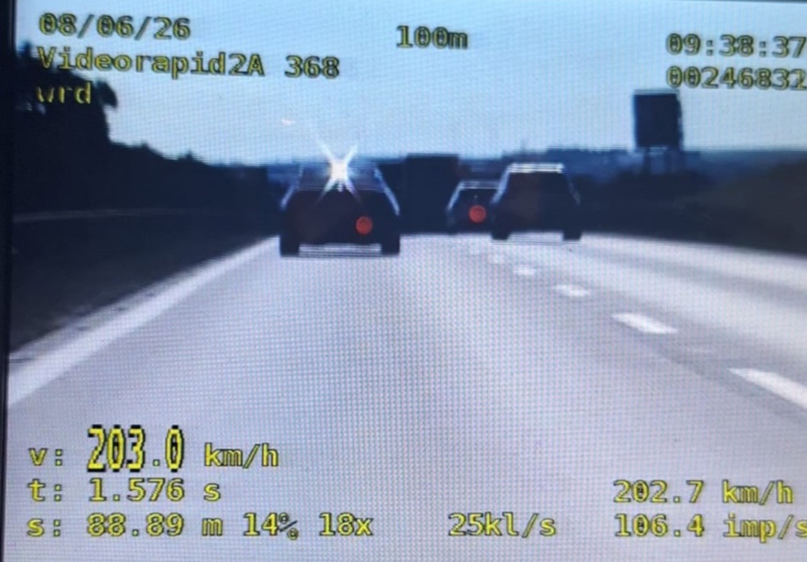 Pędził ponad 200 km/h. Kierowca ukarany w warunkach recydywy drogowej