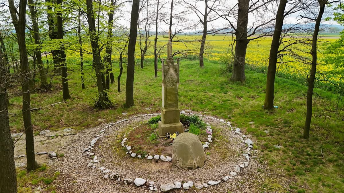 Nowe zagospodarowanie terenu przy pomniku Schwenkfeldystów