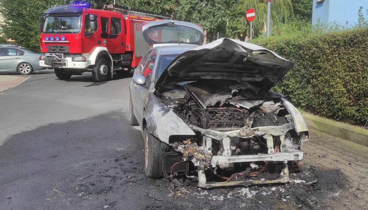 Pożar samochodu osobowego w Złotoryi
