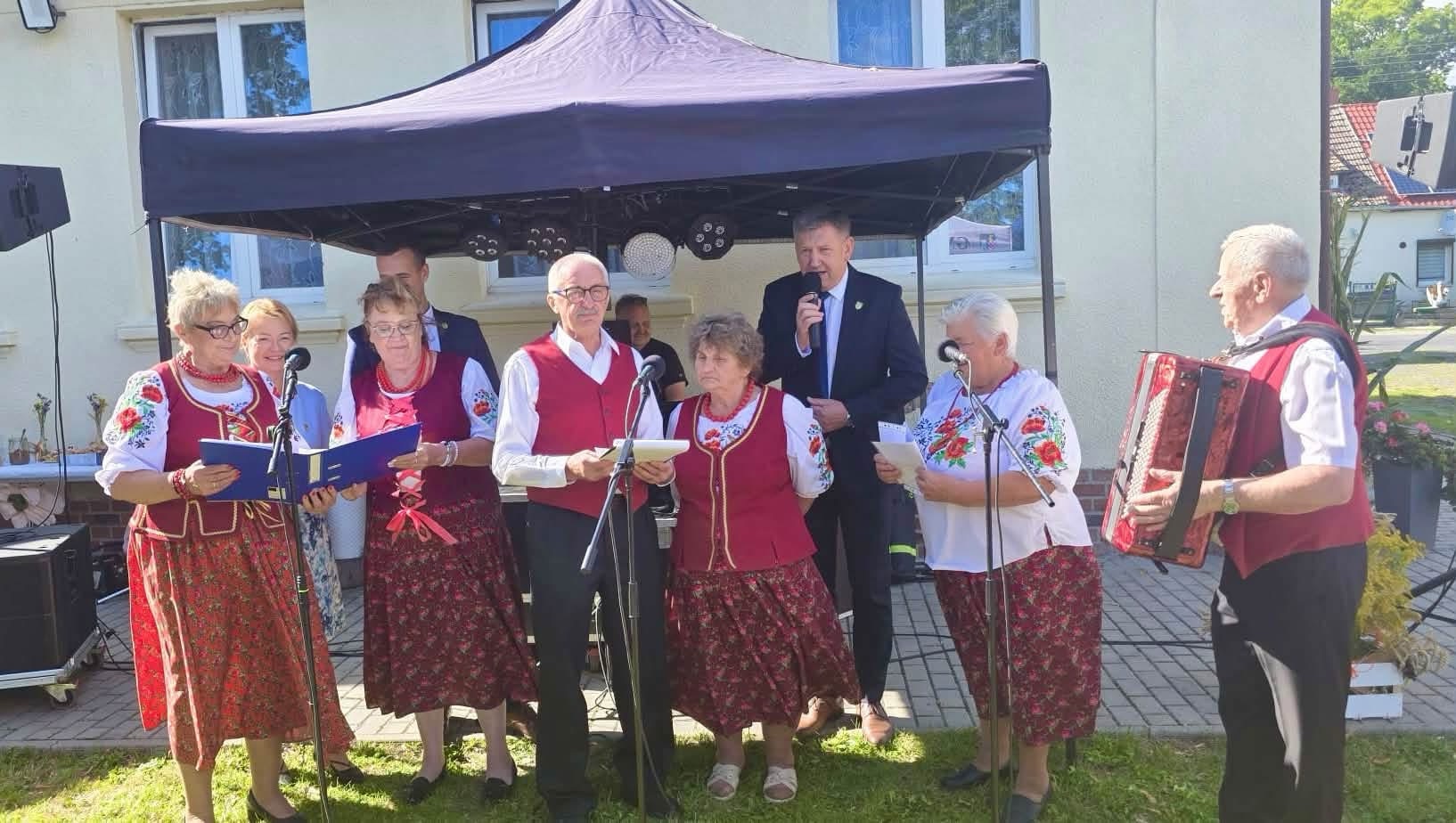 Dożynkowy czas w gminie Zagrodno. Mieszkańcy wspólnie podziękowali za tegoroczne plony