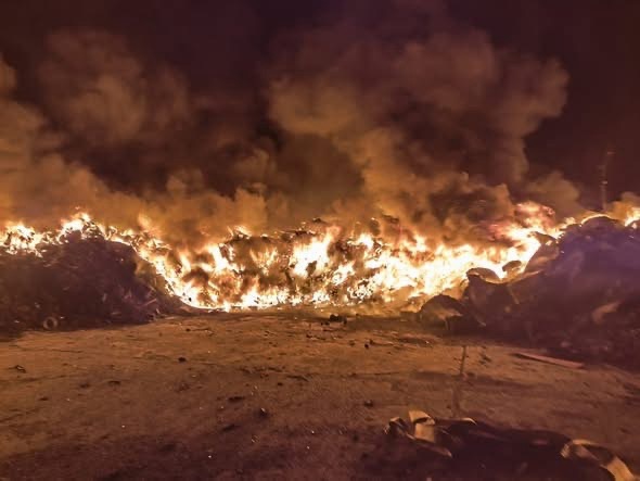 Pożar składowiska opon w Wilkowie mógł być celowy. Jest śledztwo